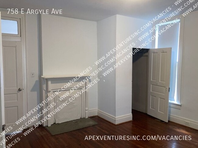 Photo - 758 E Argyle Ave