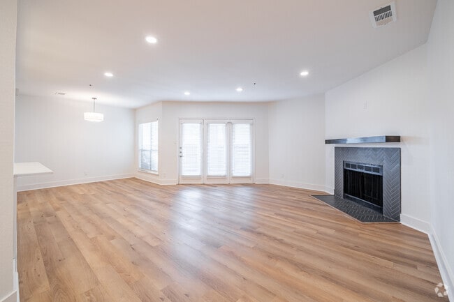 2BR, 2BA - 1,300SF - Living Room