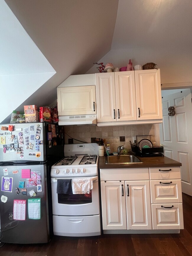 Building Photo - 321A Augusta Av Unit C