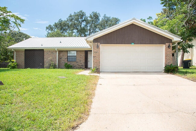 Building Photo - 244 Live Oak Ln NW Rental