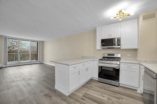 Photo - 2222 S Stewart Ave Unit 5C