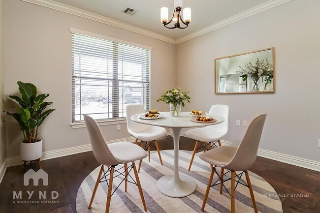 Photo - 610 Hawthorn Way