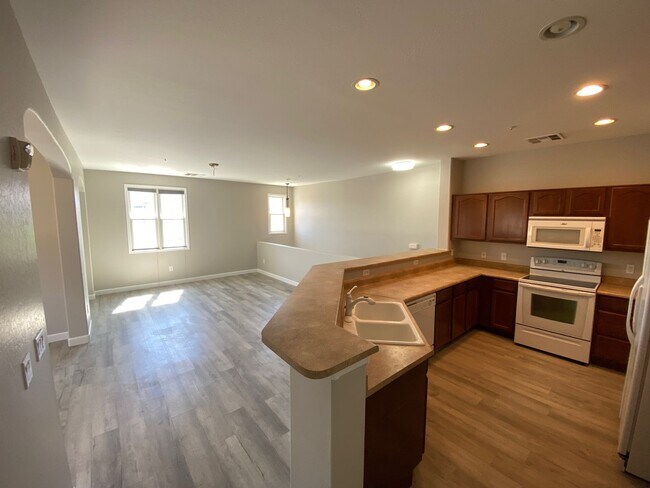 Photo - Resort-Style Living in Gilbert – 3 Bed Townhome Near SanTan Village