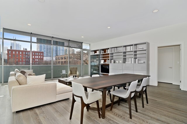 Photo - 858 N Franklin