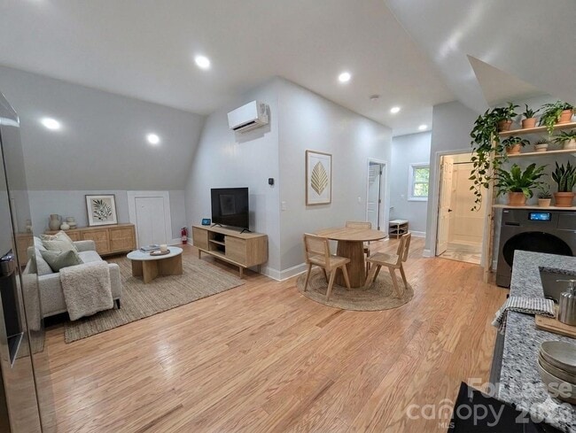 Building Photo - 14625 Phillips Rd