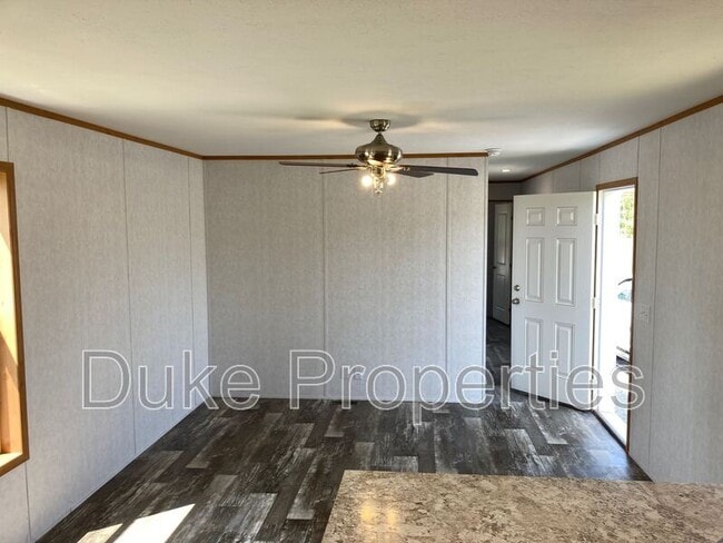 Photo - 117 S Main St