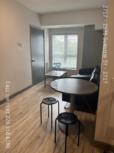 Photo - 258B-258B Sunview St