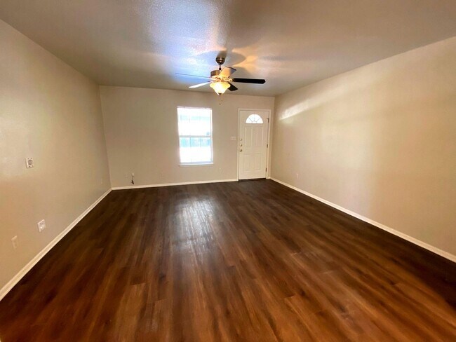 Photo - 2 Bedroom / 1 Bath **Cozy Unit in Pleasant... Casa