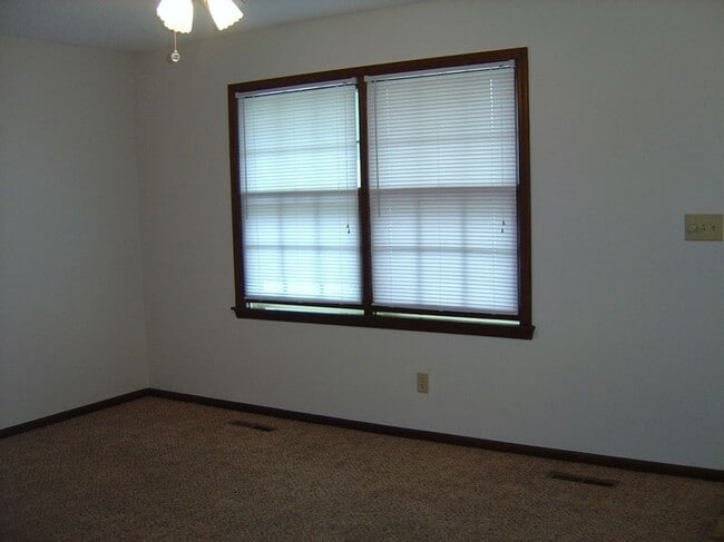 Photo - 3526 S Farm Rd 135