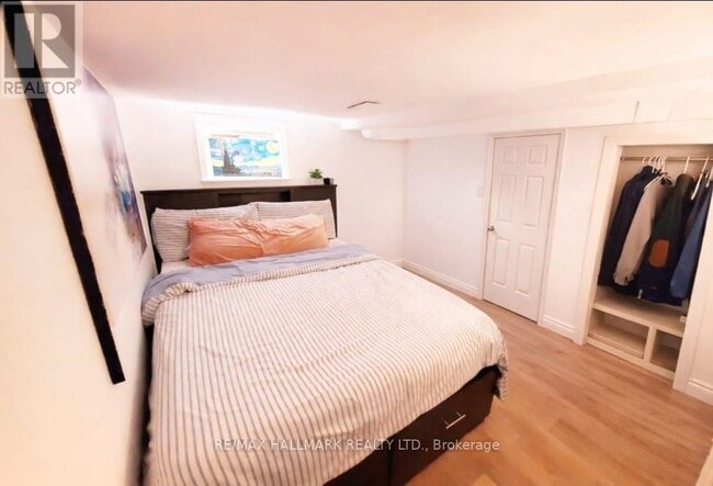 Photo - 21 Khedive Ave