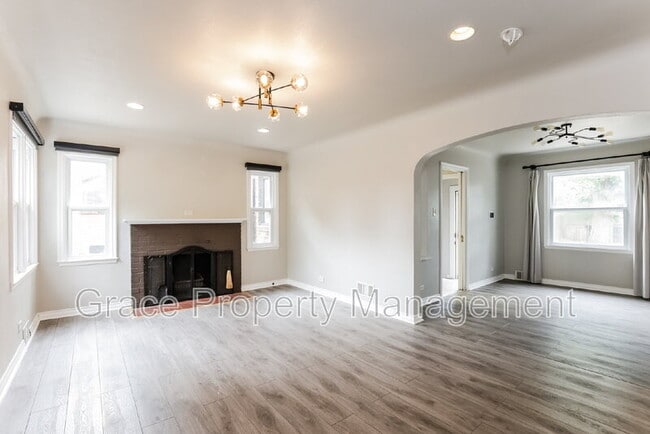 Photo - 3025 St Paul St