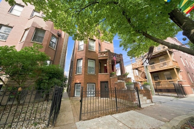 Photo - 2744 N Bosworth Ave Unit G