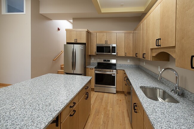 Photo - 140 Main St Unit 3