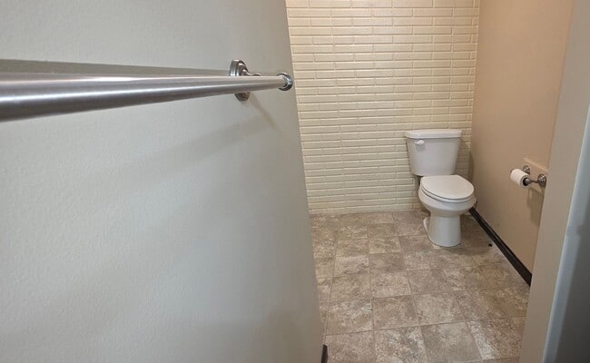 Photo - 2000 Square feet Duplex Southeast! $1195