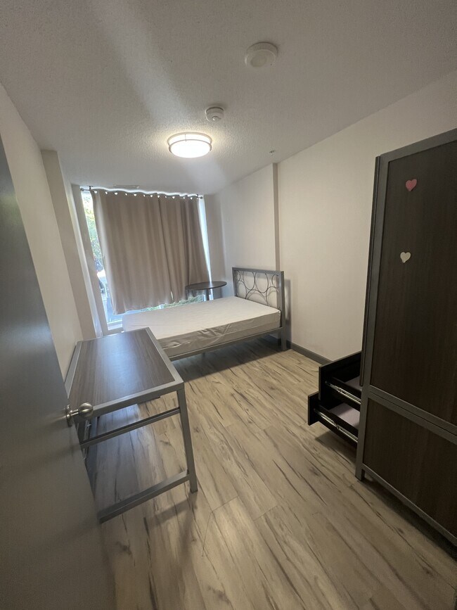 Photo - 258A-258A Sunview St