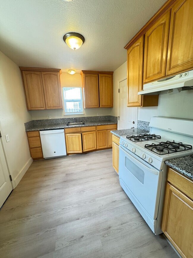 Photo - 3 bed /1 ba house - Yuba City