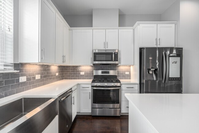 Photo - 756 W Donovan St