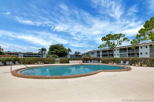 Building Photo - 2200 Springdale Blvd Unit 215