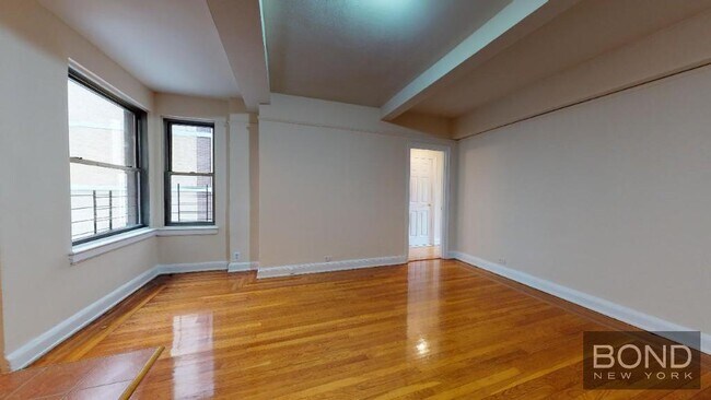 Photo - 301 E 38th St Apartamento Unidad 7A