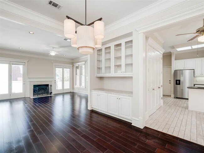 Photo - 4010 Long Champ Dr