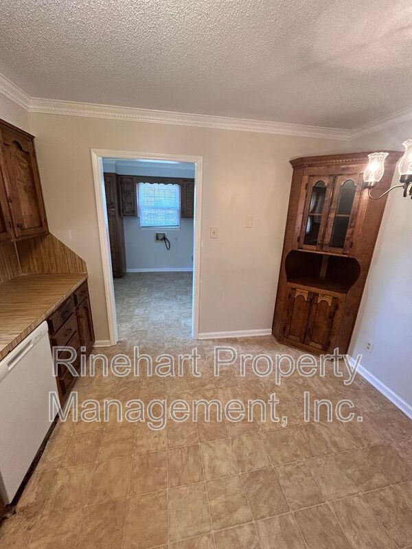 Photo - 480 Willowspring Ln