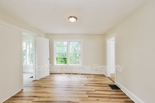 Photo - 2218 Greenway Ave NW