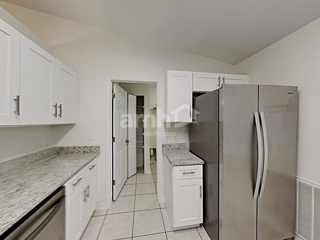 Photo - 520 Brown Bear Way