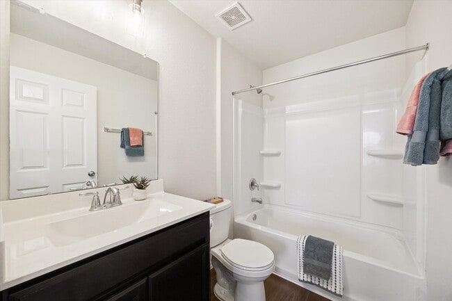 Photo - 1606 Avocet Way