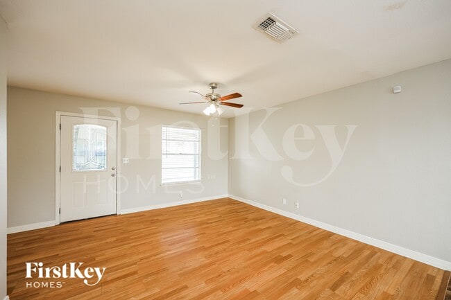 Photo - 1802 Wilsons Creek St