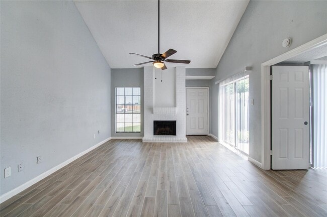Building Photo - 810 Dunson Glen Dr Unit 403 Rental