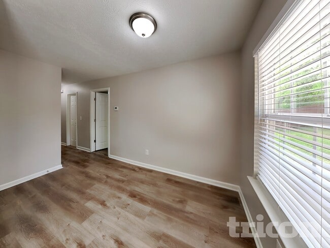 141 Sara Cir