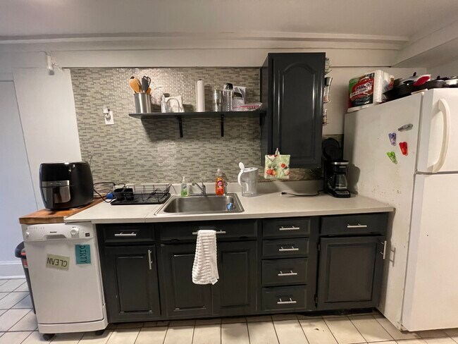 Photo - 682 Parker St Unit 2