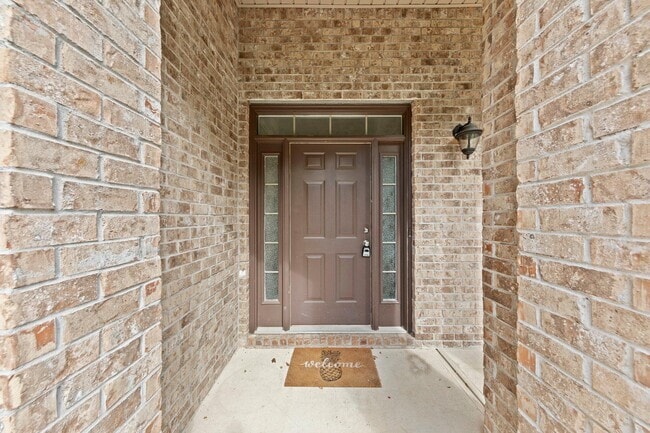 Photo - 208 Foxchase Way