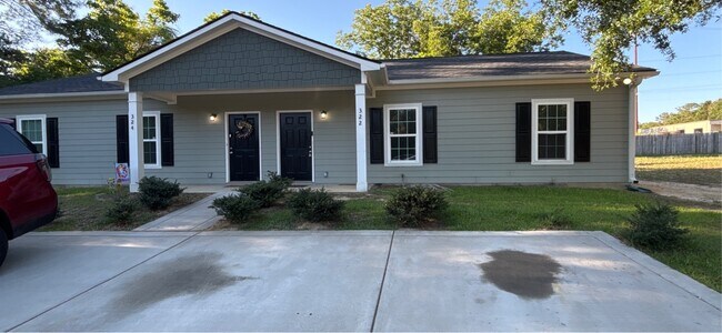 Photo - 322 E Jenkins St