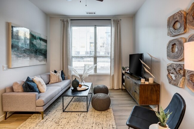 Photo - Arista Uptown