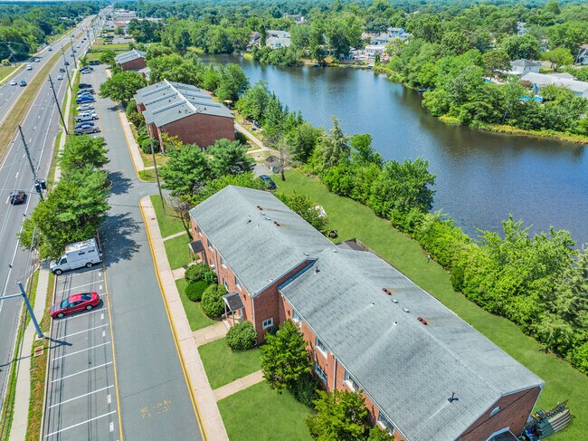 Lakeview Place