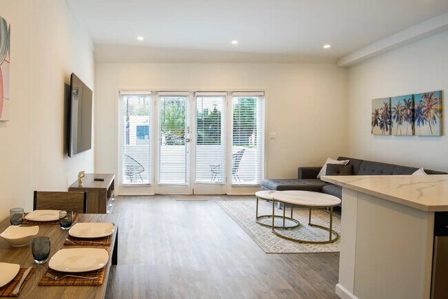 Photo - 4321 Country Club Dr Unit 4321 Country Club Drive