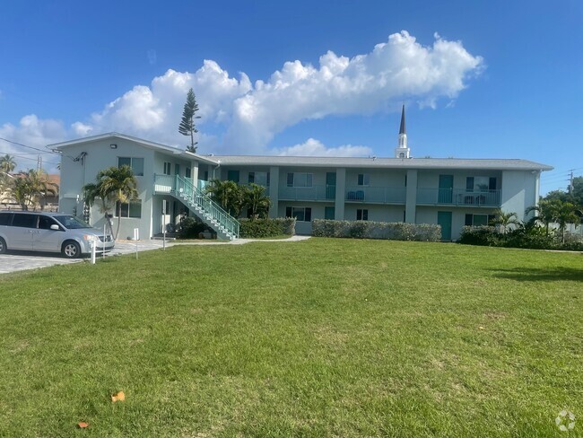 Building Photo - Driftwood Villas Apartments