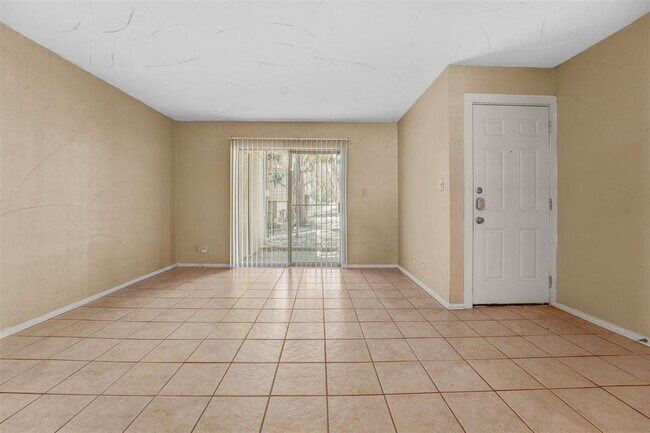 Photo - 3018 S 1st St Unidad 110