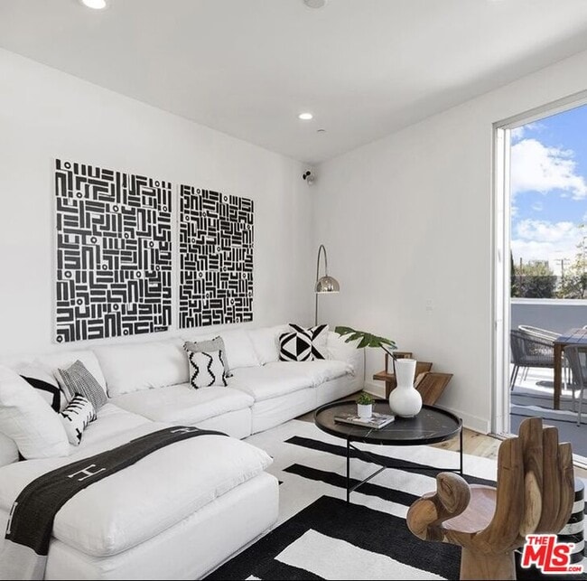 616 Croft Ave Unit 8