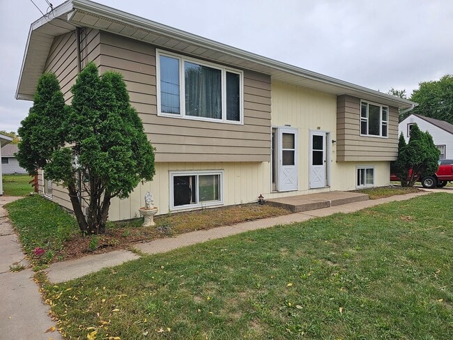 Building Photo - 151-153 22nd Ave. S Unit #153