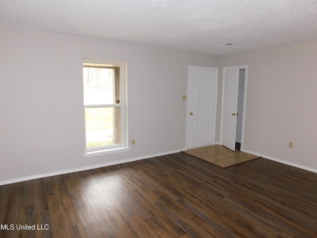 Photo - 5431 Nail Rd