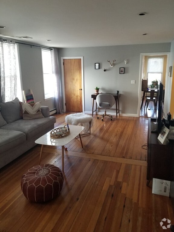Building Photo - 32 Frankfort St Unit 2 Rental