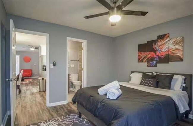 Photo - 846 Park Pl NE