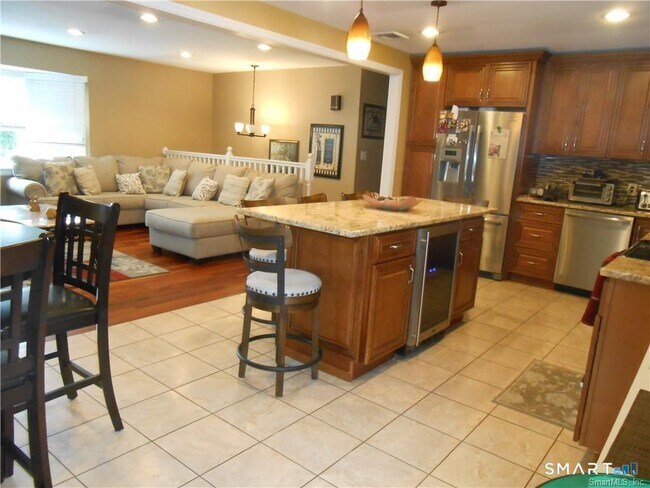 63 E Rocks Rd