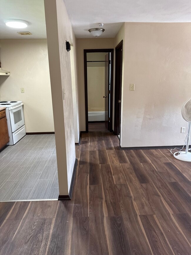 10253 Garnet Ln