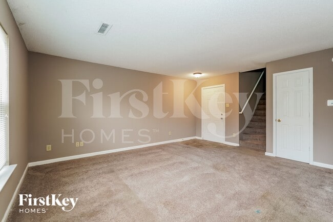 Photo - 2925 Redland Ln