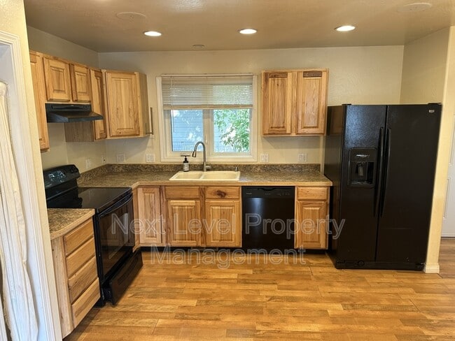 Photo - 626 1/2 7th Ave W - 1