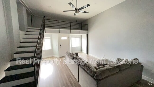 Building Photo - 1245 Chartiers Ave Rental