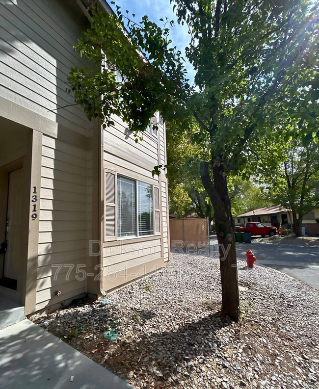 Photo - 1319 Powell Ln